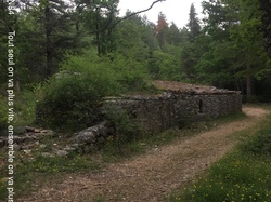 FLASSAN LA COMBE DE CANAUD VERS LE PAVILLON DE ROLLAND