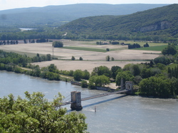 LE DEFILE DE DONZERE
