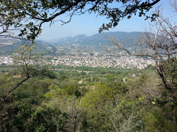 LE TOUR DU ST JAUME NYONS