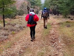 LIOUX : DU CHATEAU DE JAVON PAR LE MUR DE LA PESTE