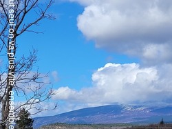 LIOUX : DU CHATEAU DE JAVON PAR LE MUR DE LA PESTE