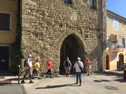 MAZAN : CIRCUIT DES CHAPELLES